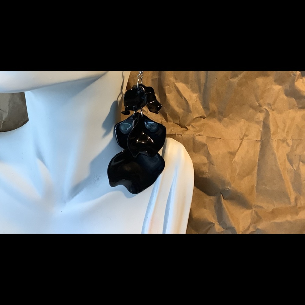 Black petal like acrylic fish hook earrings